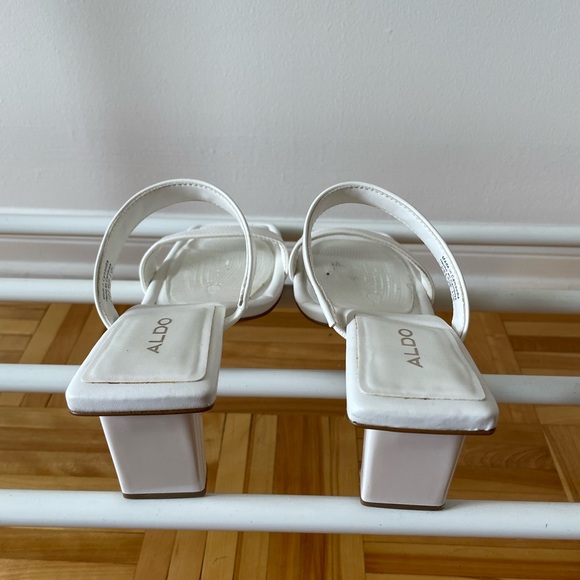 White strappy block heel sandals - Picture 2 of 6